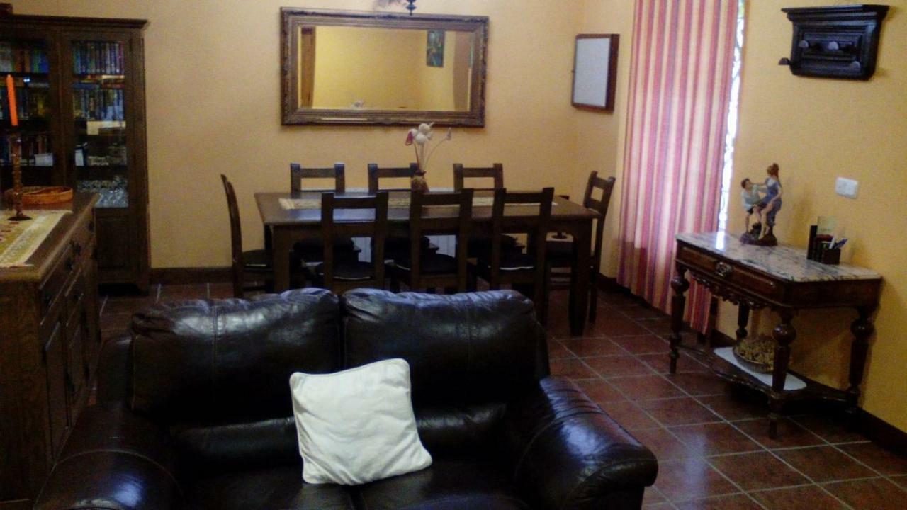 El Condado Casa Rural Fuentes de Onoro Luaran gambar